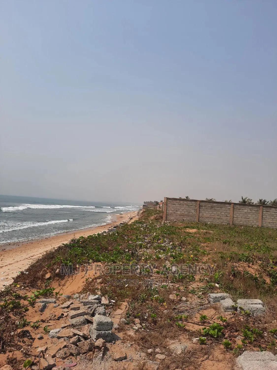 Beach Front Land at Prampram -  Land in Greater Accra, Tema Metropolitan - Sale