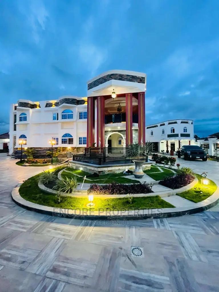8bdrm Mansion in Tema for Sale - 8 bedroom House in Greater Accra, Tema Metropolitan - Sale