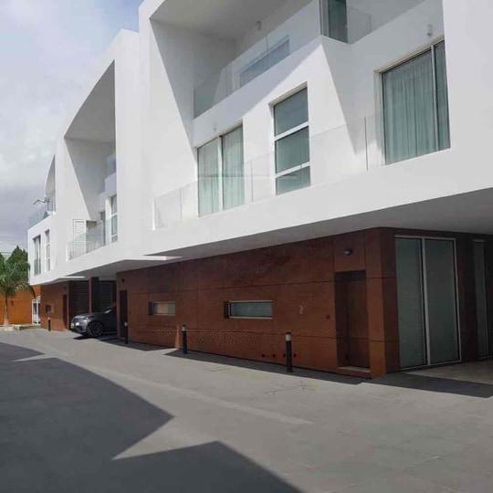 5 bedroom furnished townhouse for rent at Airport - 5 bedroom House in Airport - Rent