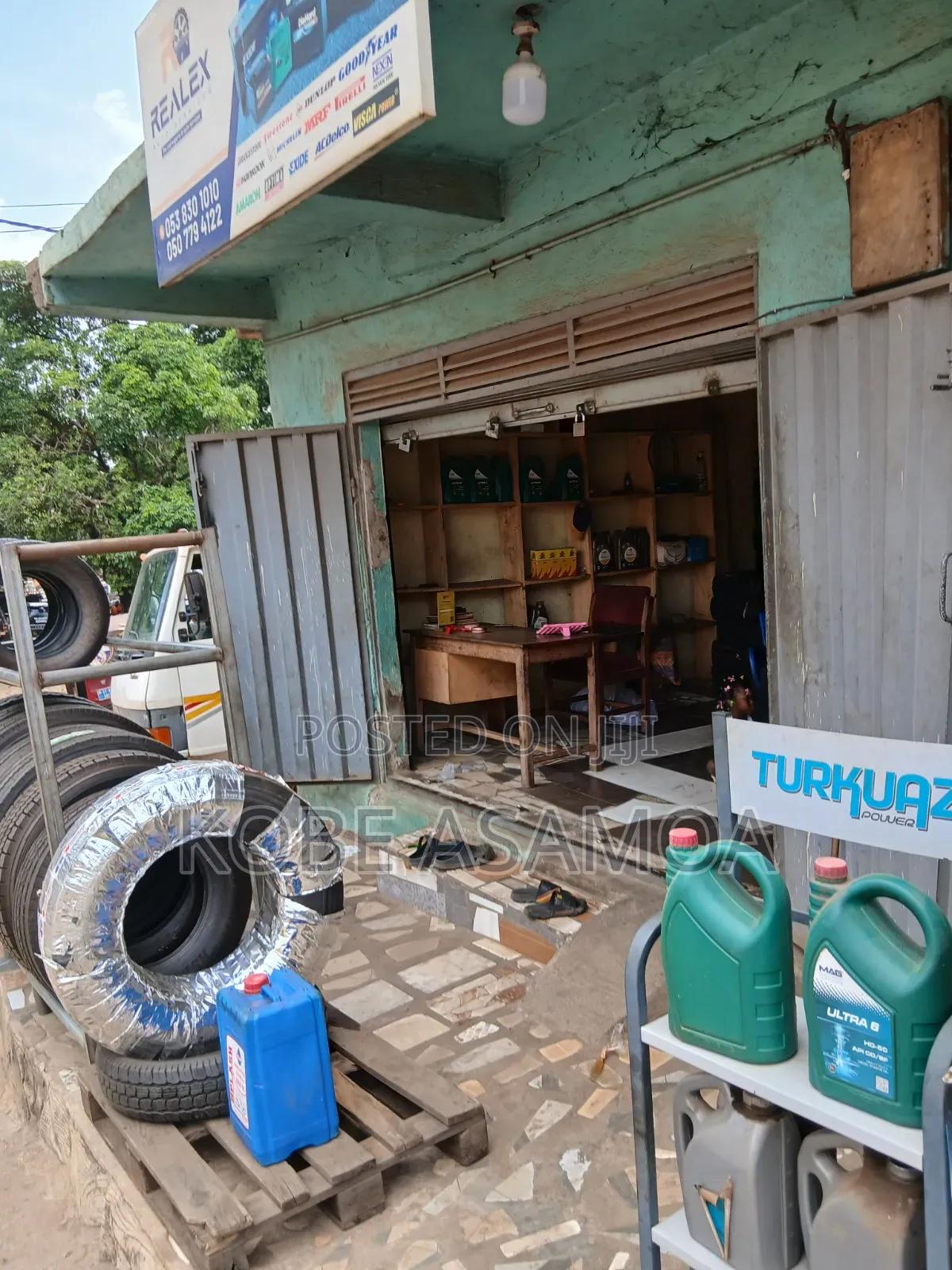 Magazine Newroad Shop for Rent - Commercial in Ashanti, Kumasi Metropolitan - Rent