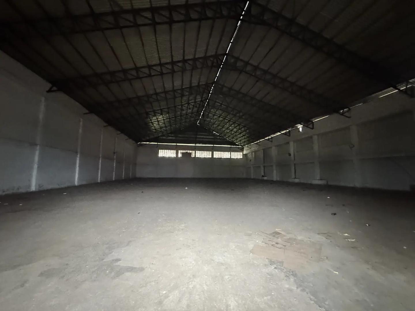 1,500sqm Warehouse in Spintex - Commercial in Greater Accra, Spintex, Coca Cola - Rent