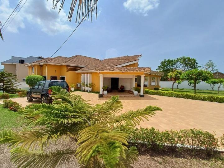 6 bedroom house for sale at Airport Area - 6 bedroom House in Airport Area - Sale