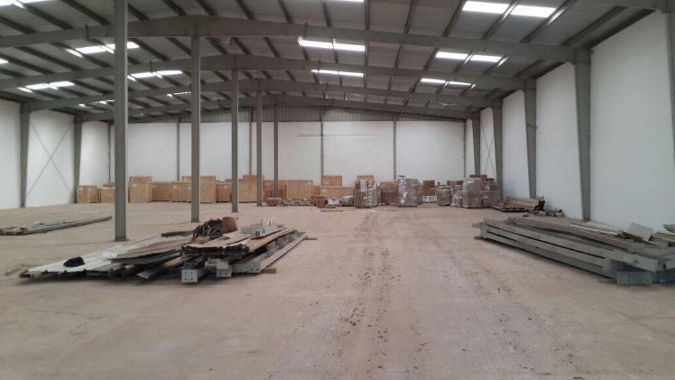3 room commercial space for rent at Tema,industrial - 3 bedroom Commercial in Tema,industrial - Rent