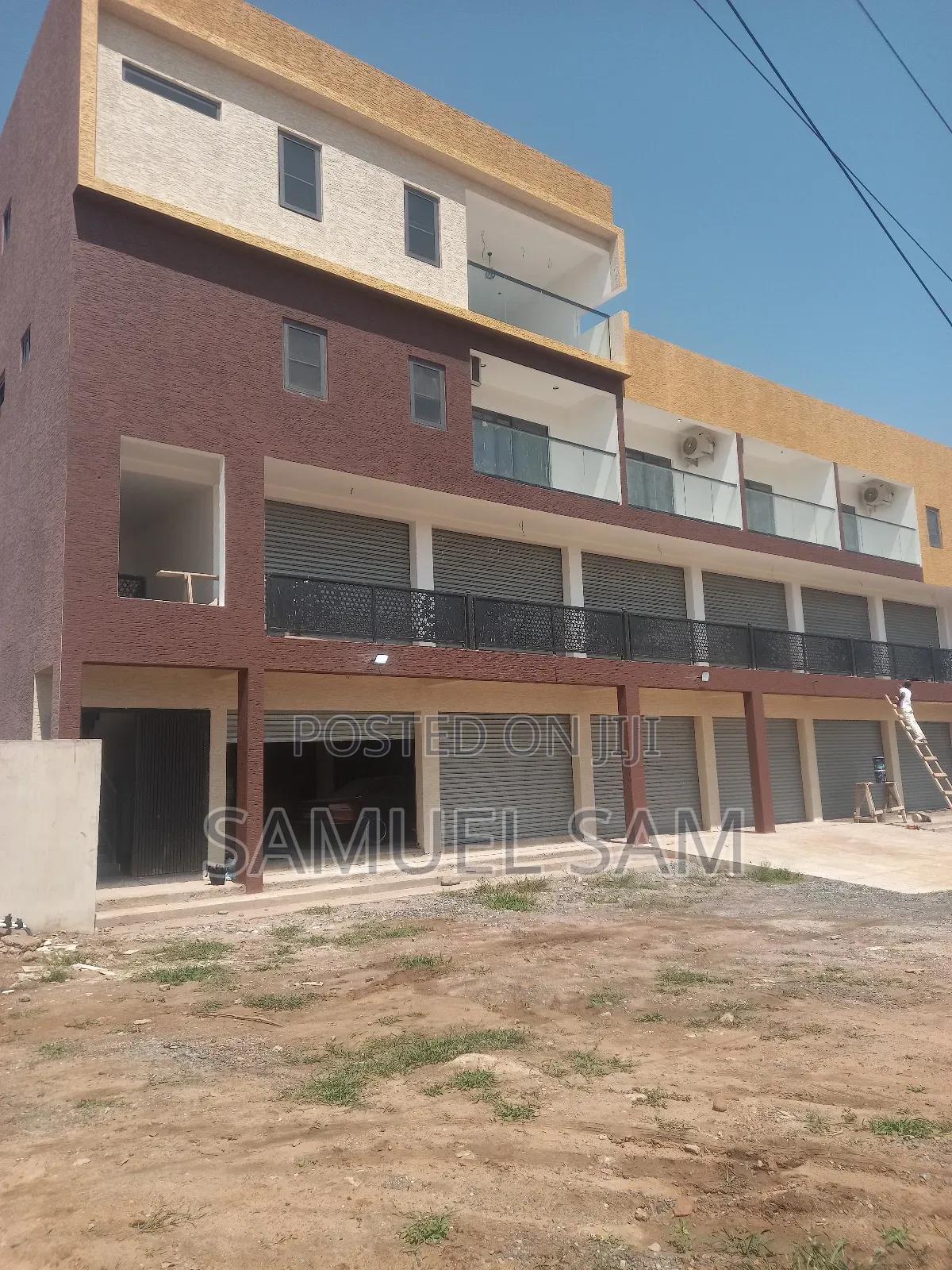 Commercial Building for Rent in Tema - Commercial in Greater Accra, Tema Metropolitan - Rent