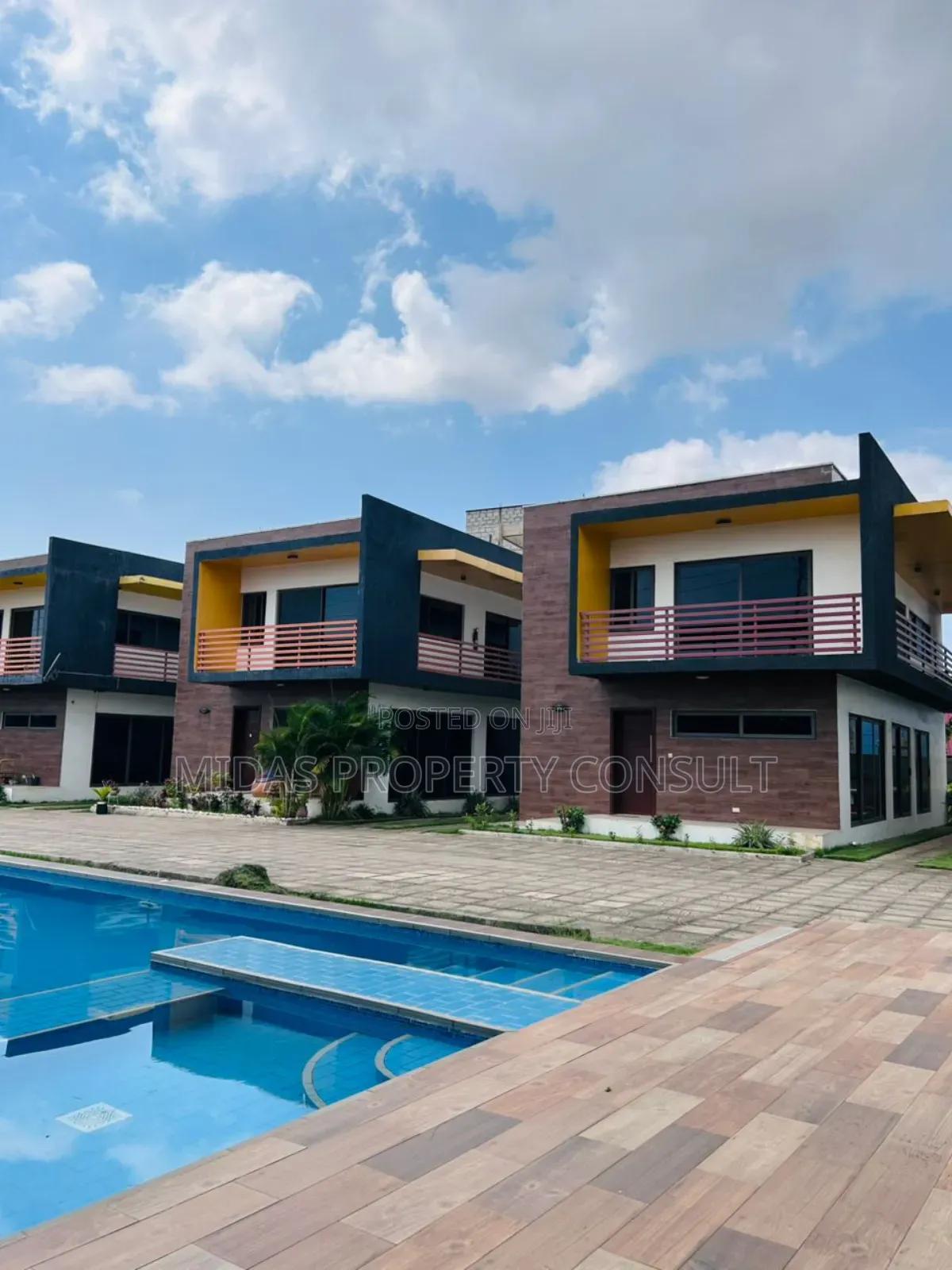 4bdrm Townhouse/Terrace in Abelemkpe, Perez Chapel Area for sale - 4 bedroom House in Greater Accra, Abelemkpe, Perez Chapel Area - Sale