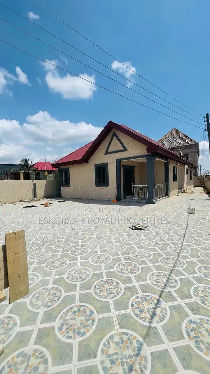 3bdrm House in Ablekuma, Fan Milk for sale - 3 bedroom House in Greater Accra, Ablekuma, Fan Milk - Sale