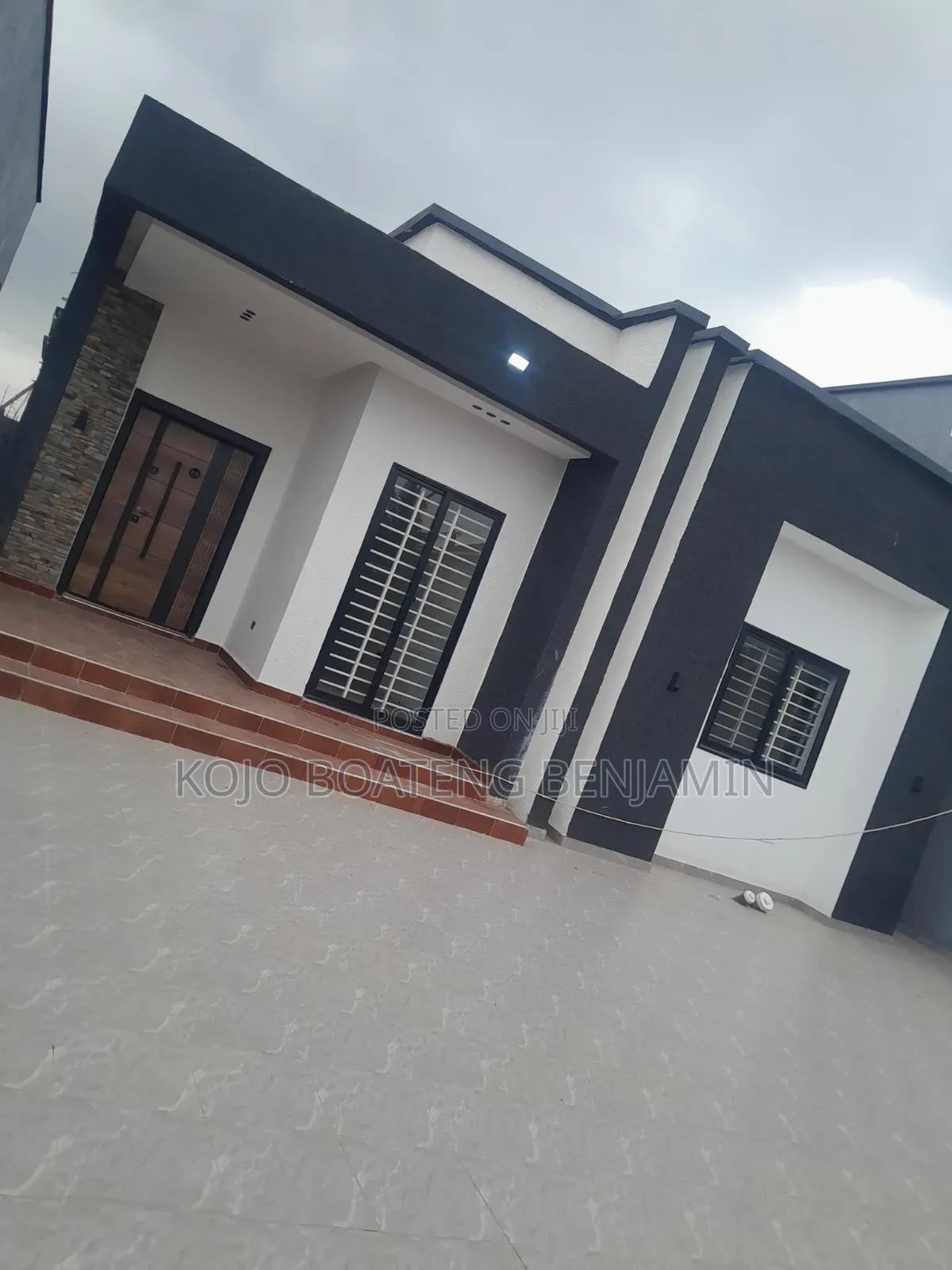3bdrm House in Oyarifa Mall Area for sale - 3 bedroom Commercial in Greater Accra, Oyarifa, Oyarifa Mall Area - Sale