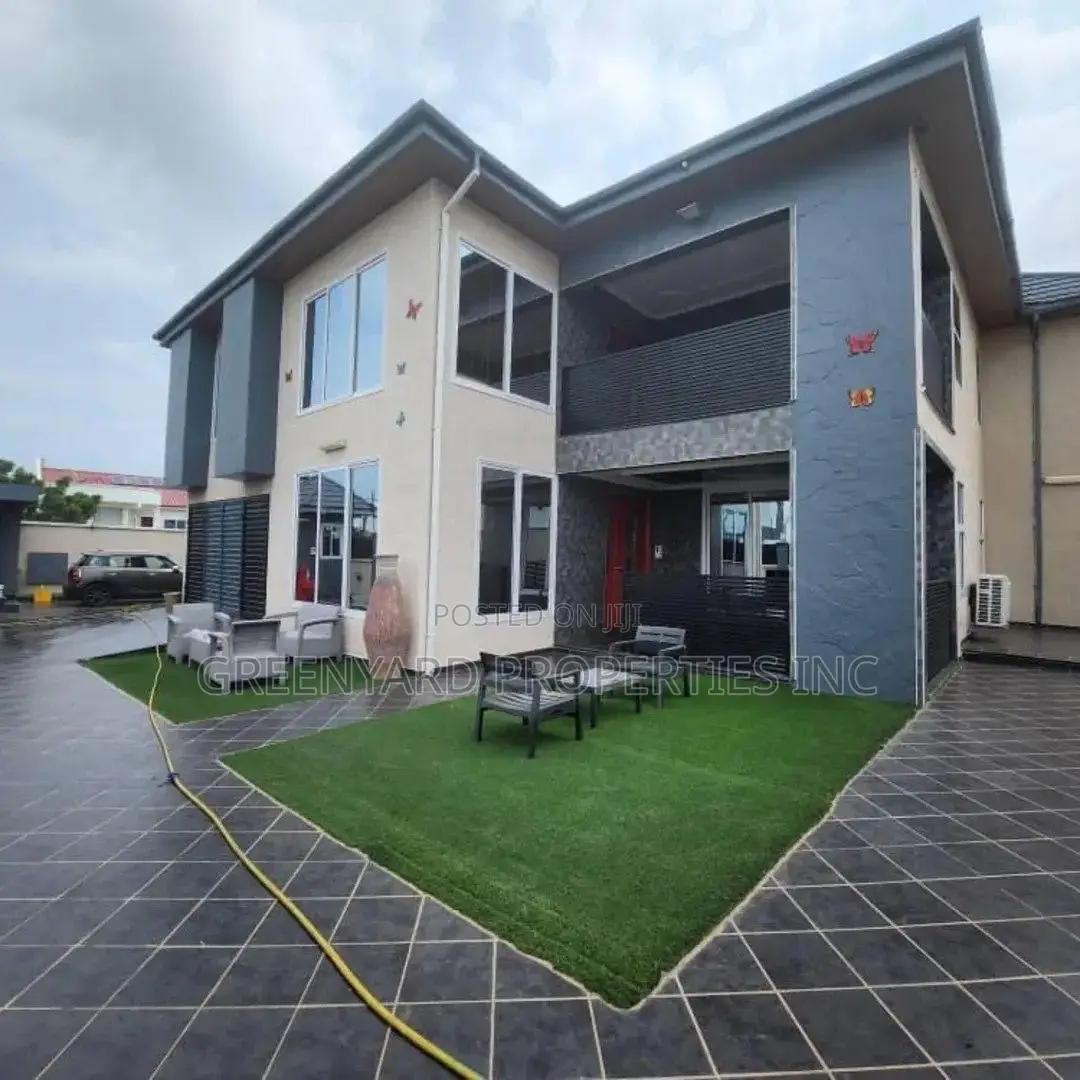 7bdrm House in Hills, Airport Residential Area for sale - 7 bedroom House in Greater Accra, Airport Residential Area - Sale