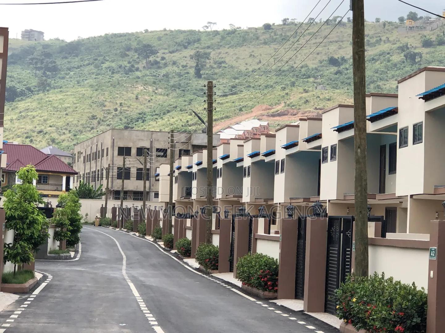 3bdrm Duplex in Ayi Mensah, Accra Metropolitan for sale - 3 bedroom House in Greater Accra, Accra Metropolitan - Sale