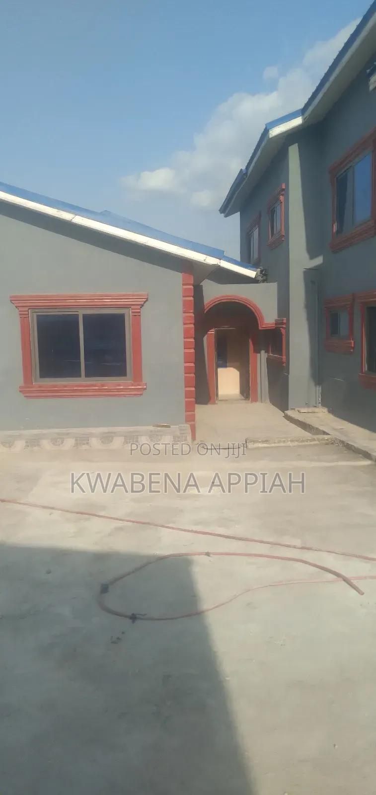 7bdrm Penthouse in Mark Estate At, Kumasi Metropolitan for rent - 7 bedroom Apartment in Ashanti, Kumasi Metropolitan - Rent
