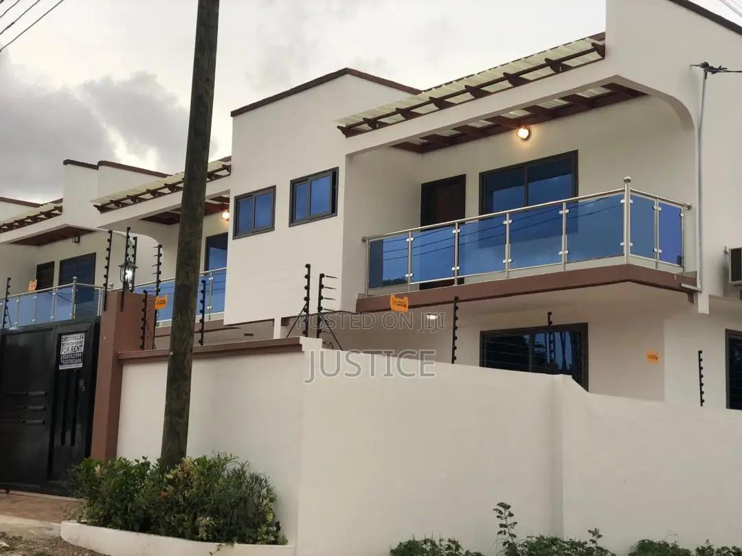3bdrm Duplex in Ashongman Estate for rent - 3 bedroom House in Greater Accra, Ashomang Estate - Rent
