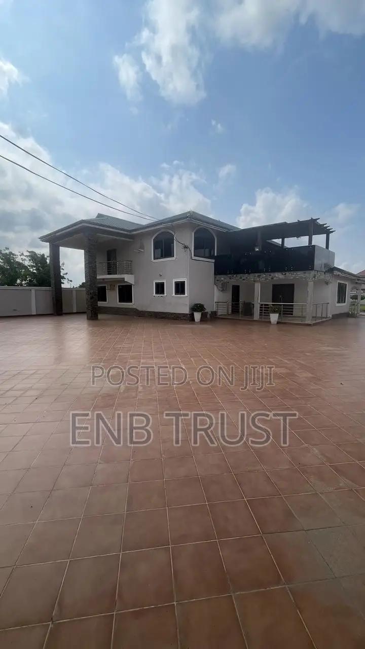 5bdrm Mansion in Amasaman Kasoa Road for sale - 5 bedroom House in Greater Accra, Ga West Municipal, Amasaman - Sale