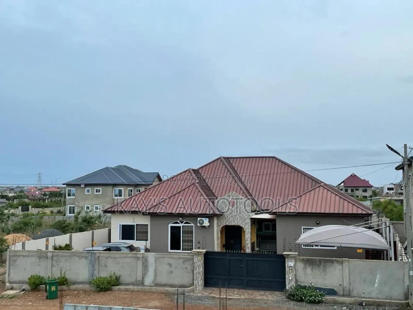 4bdrm House in Community 25 for sale - 4 bedroom House in Greater Accra, Tema Metropolitan, Community 25 - Sale