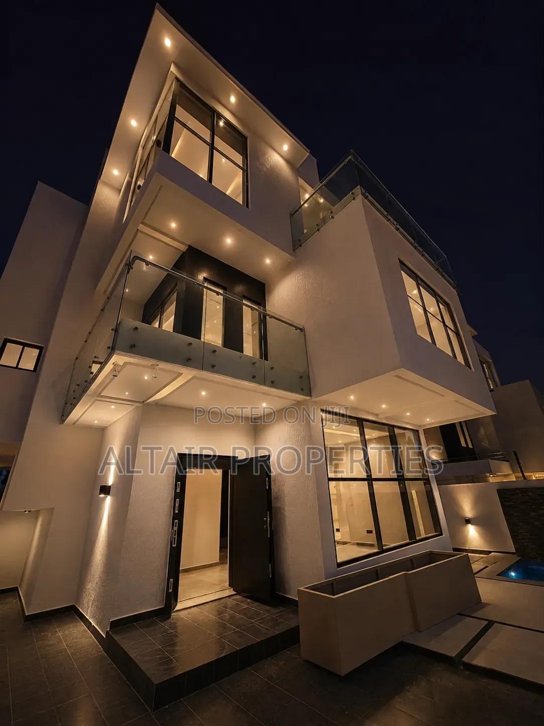 4bdrm House in Accra Metropolitan for sale - 4 bedroom House in Greater Accra, Accra Metropolitan - Sale