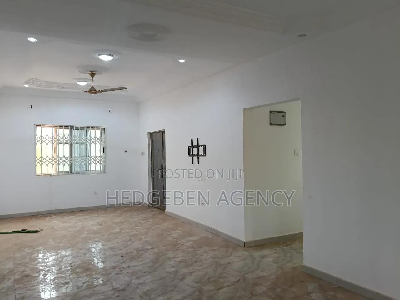 3bdrm Apartment in Adenta, Housing Down for rent - 3 bedroom Apartment in Greater Accra, Adenta, Housing Down - Rent