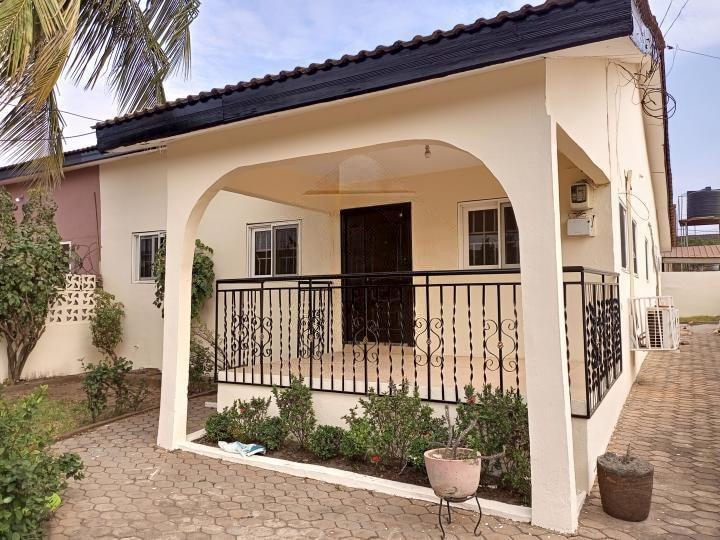 3 bedroom house for rent at East Legon-Ogbojo in Manet Palm Estate gated community - 3 bedroom House in East Legon-Ogbojo in Manet Palm Estate gated community - Rent