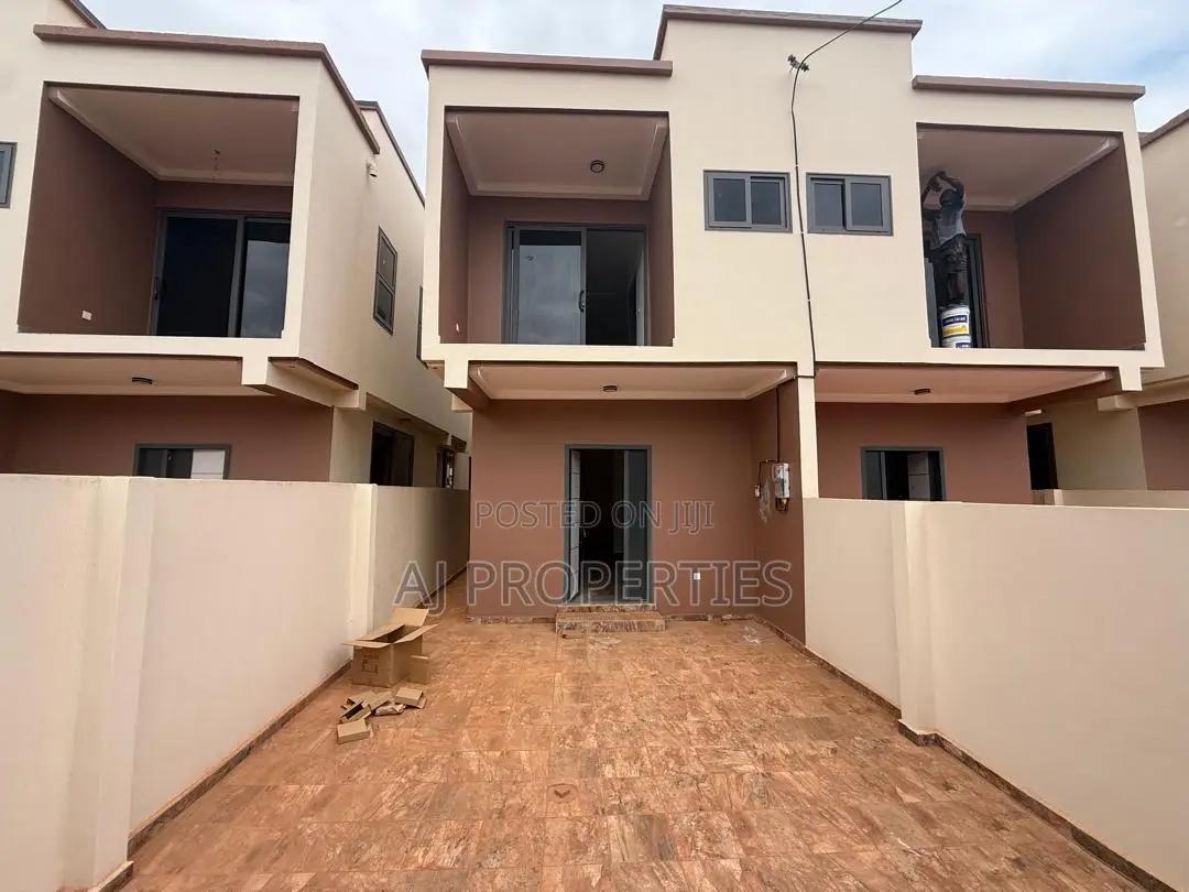2bdrm House in Adenta for sale - 2 bedroom House in Greater Accra, Adenta - Sale