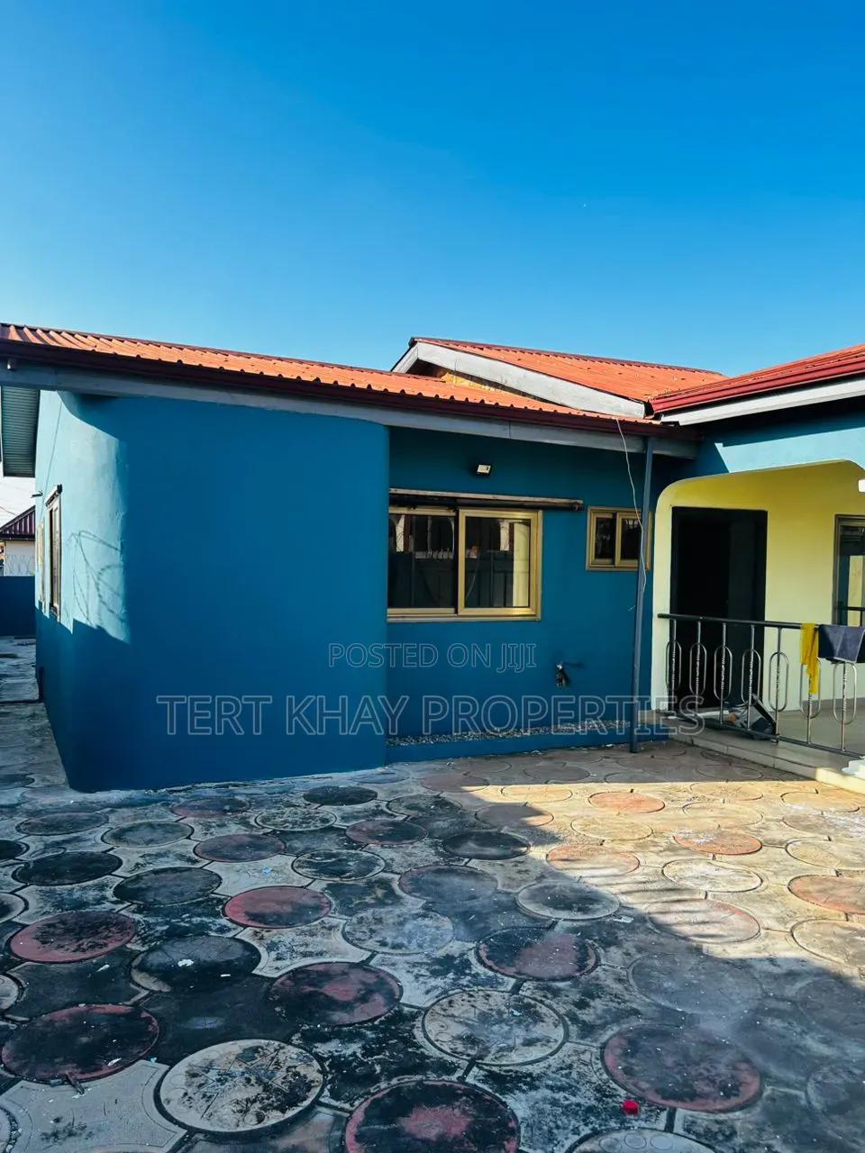 3bdrm House in Baatsona for rent - 3 bedroom House in Greater Accra, Spintex, Baatsona Total - Rent
