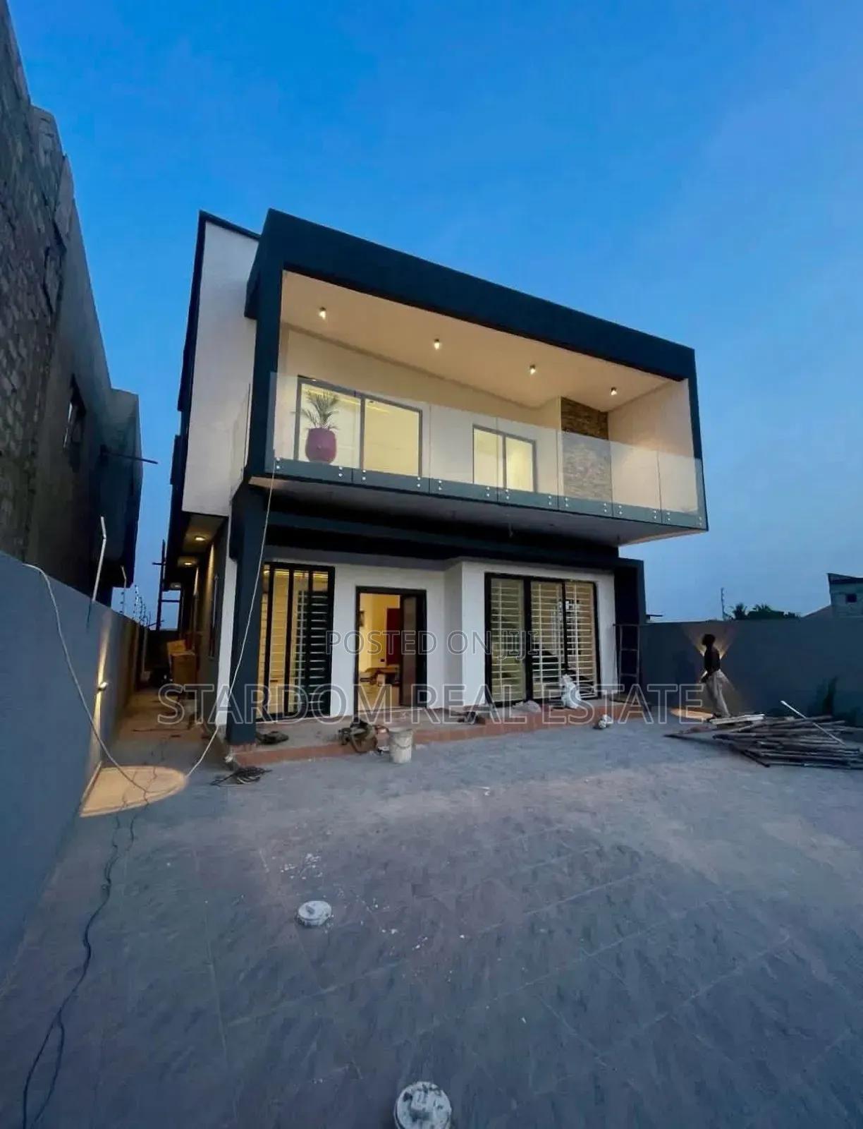 4bdrm Duplex in Ayi Mensah, Oyarifa Mall Area for sale - 4 bedroom Commercial in Greater Accra, Oyarifa, Oyarifa Mall Area - Sale