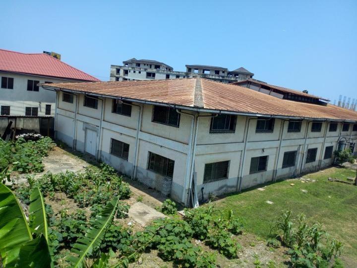 Commercial space for sale at Sakumono - Commercial in Sakumono - Sale