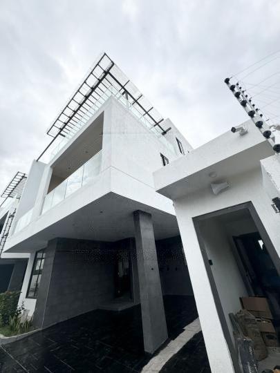 4 bedroom townhouse for sale at Cantonment - 4 bedroom House in Cantonment - Sale