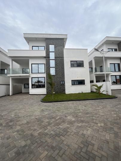 4 bedroom furnished townhouse for rent at East Airport - 4 bedroom House in East Airport - Rent