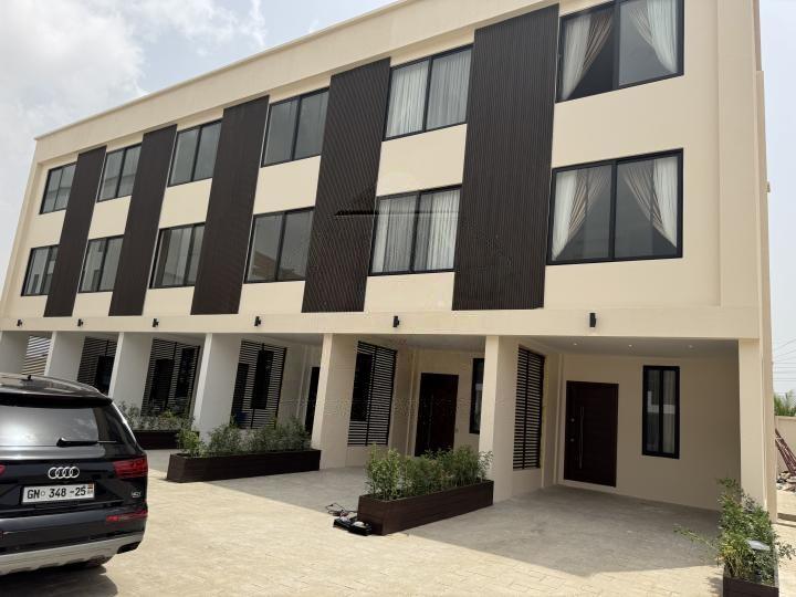 3 bedroom townhouse for rent at Sakumono Lashibi - 3 bedroom House in Sakumono Lashibi - Rent