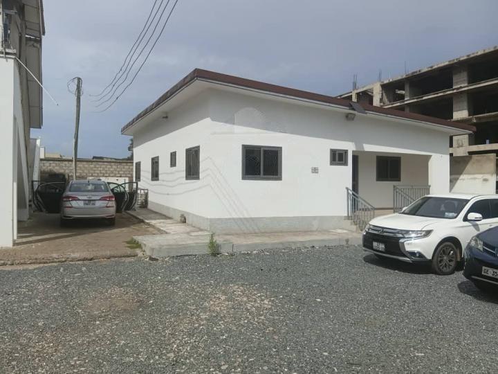 Office for rent at Osu - 4 bedroom Commercial in Osu - Rent