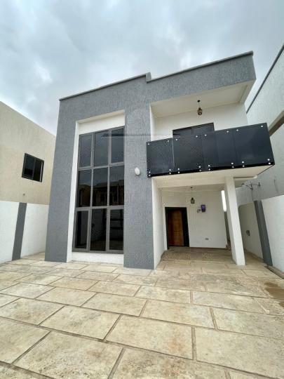 3 bedroom townhouse for sale at East Airport - 3 bedroom House in East Airport - Sale