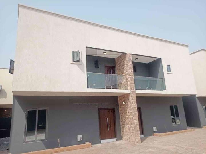 2 bedroom townhouse for rent at East legon ARS roundabout - 2 bedroom House in East legon ARS roundabout - Rent