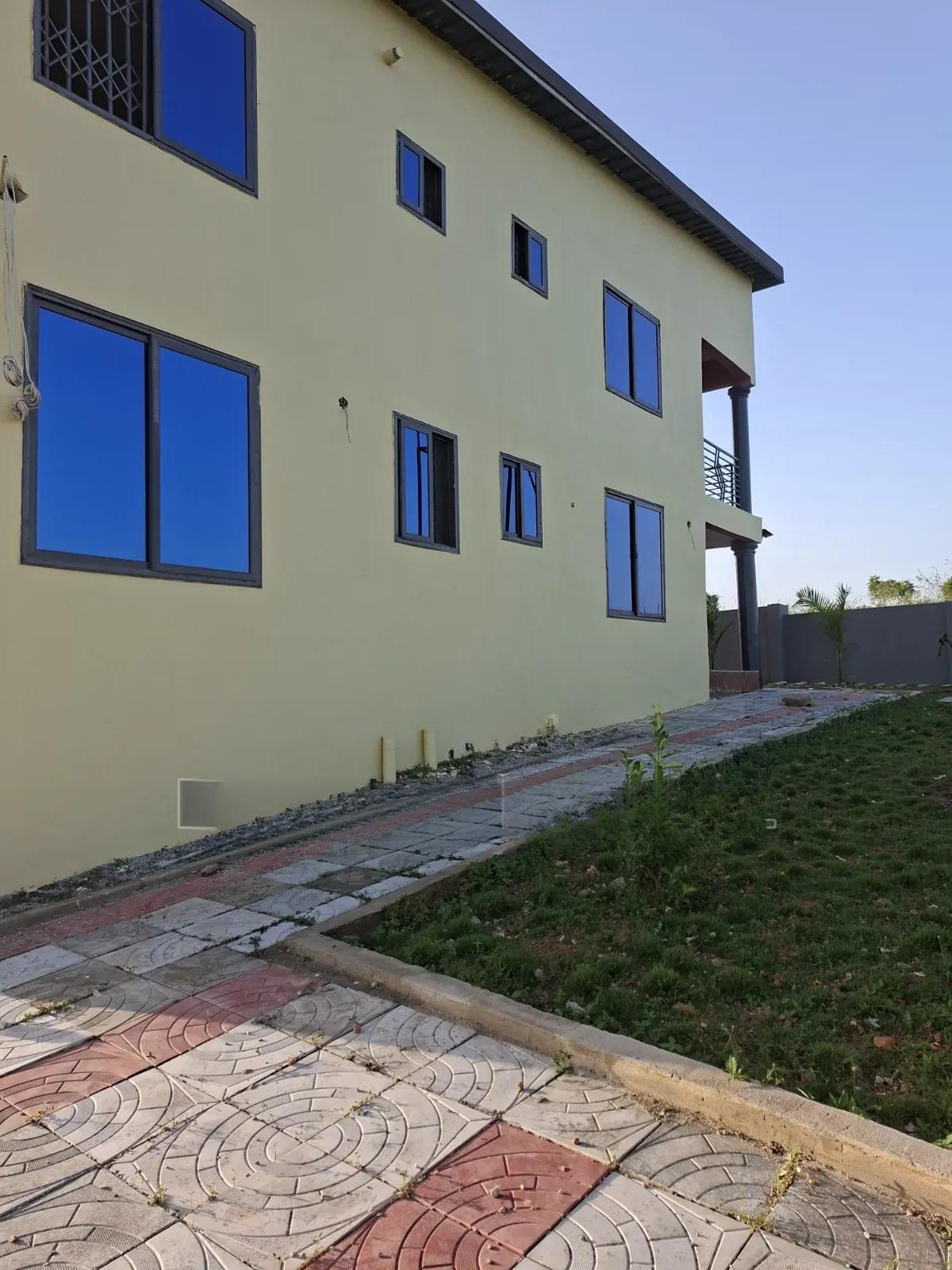 2bdrm Apartment in Yayra'S Apartment, Kasoa for sale - 2 bedroom Apartment in Greater Accra, Kasoa - Sale