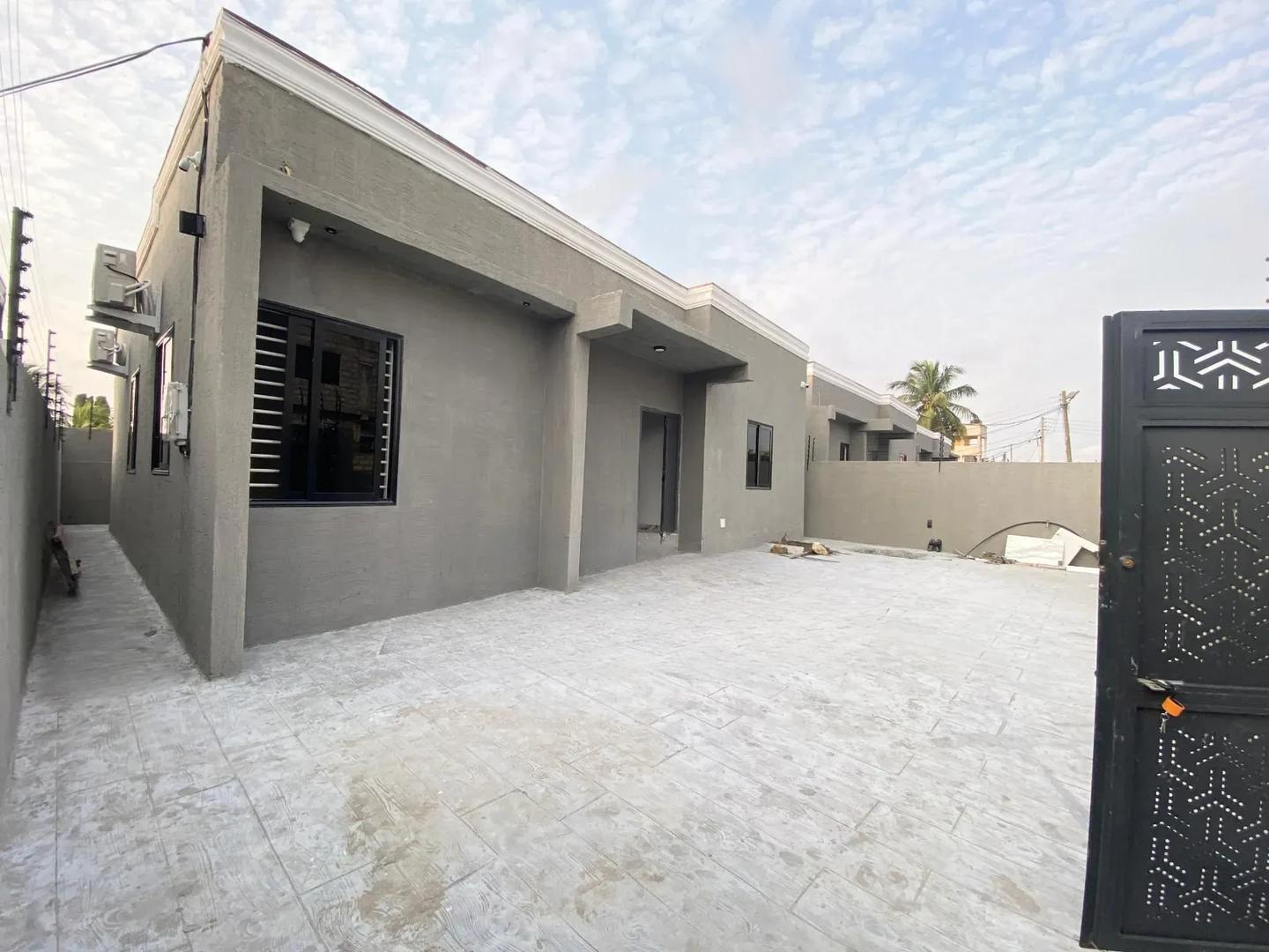 3bdrm House in Teshie Lekma, Accra Metropolitan for sale - 3 bedroom House in Greater Accra, Accra Metropolitan - Sale