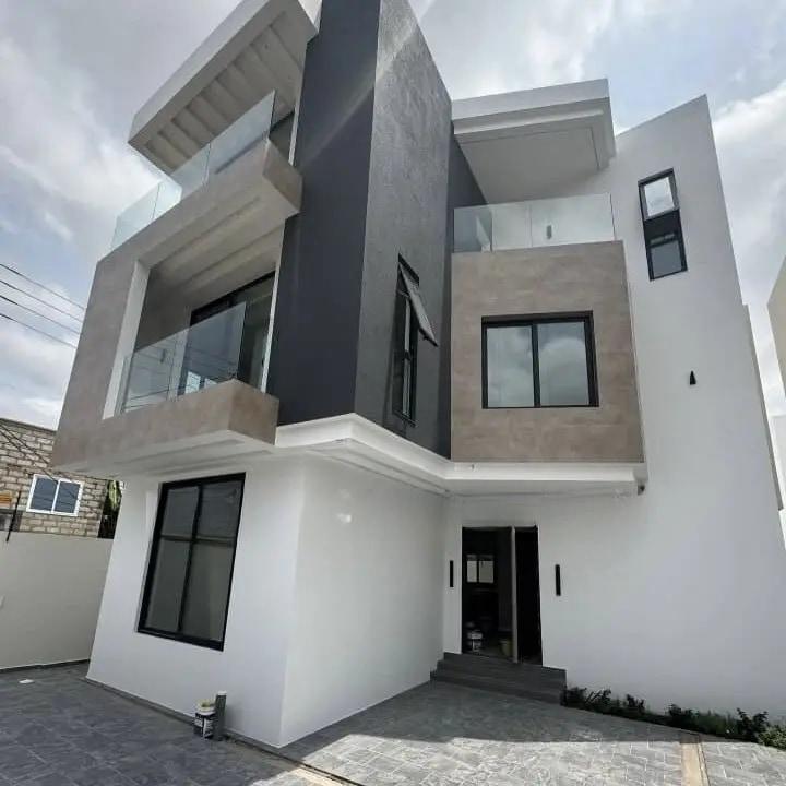 4bdrm Duplex in Dzorwulu for sale - 4 bedroom House in Greater Accra, Dzorwulu - Sale