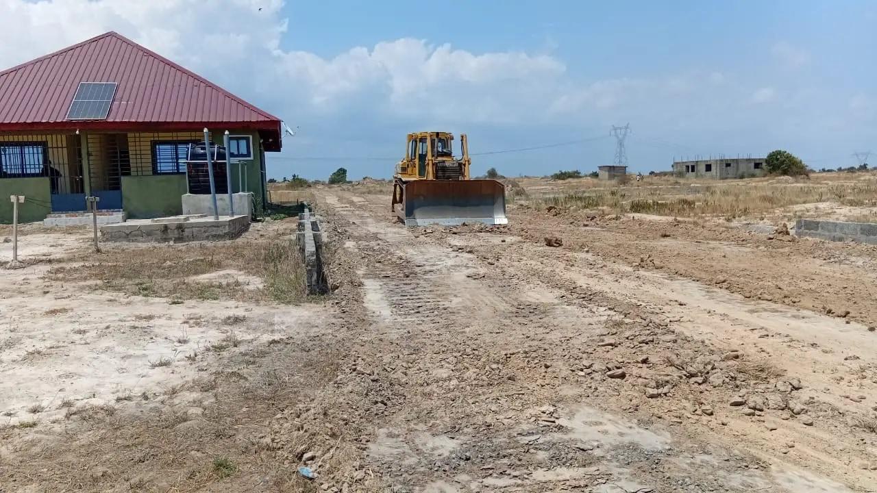Hot Promo 70x100ft Land at Skyport City - GH₵ 40k (Free Indenture) - Land in Greater Accra, Accra Metropolitan - Sale