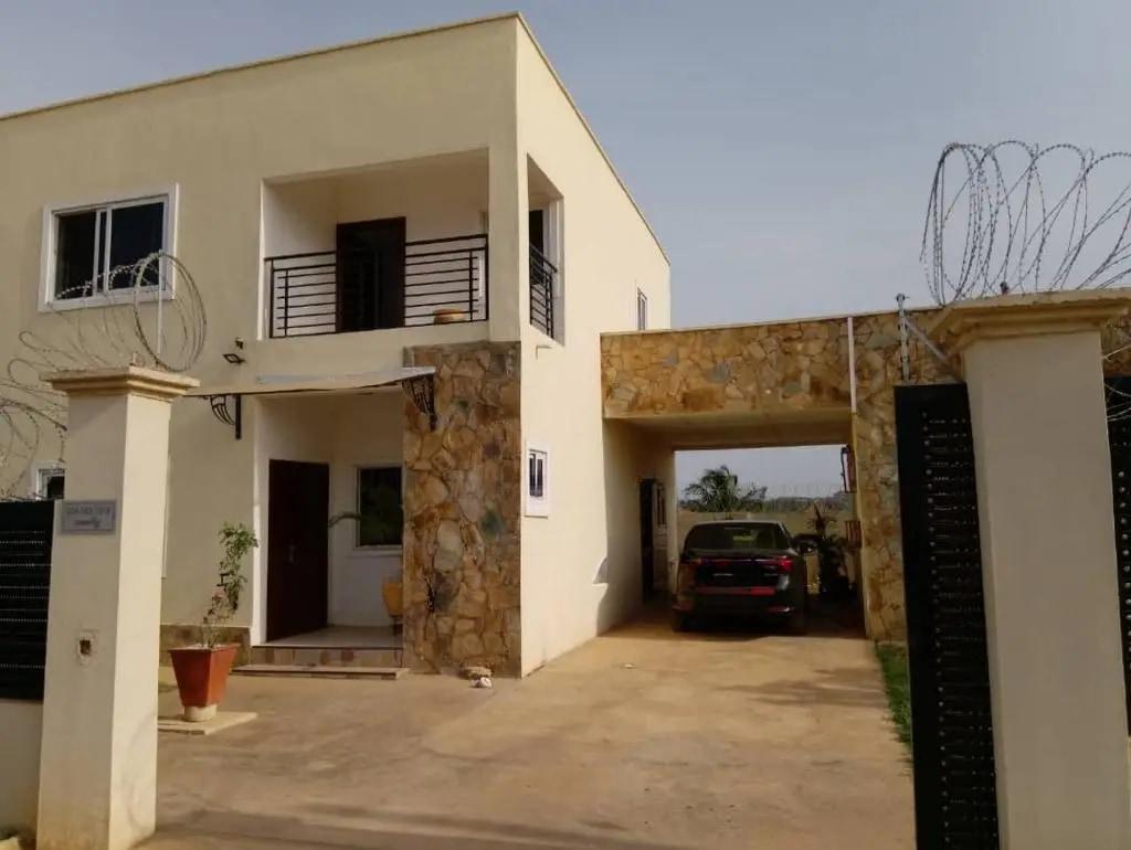 3bdrm Duplex in Oyarifa for rent - 3 bedroom House in Greater Accra, Oyarifa - Rent
