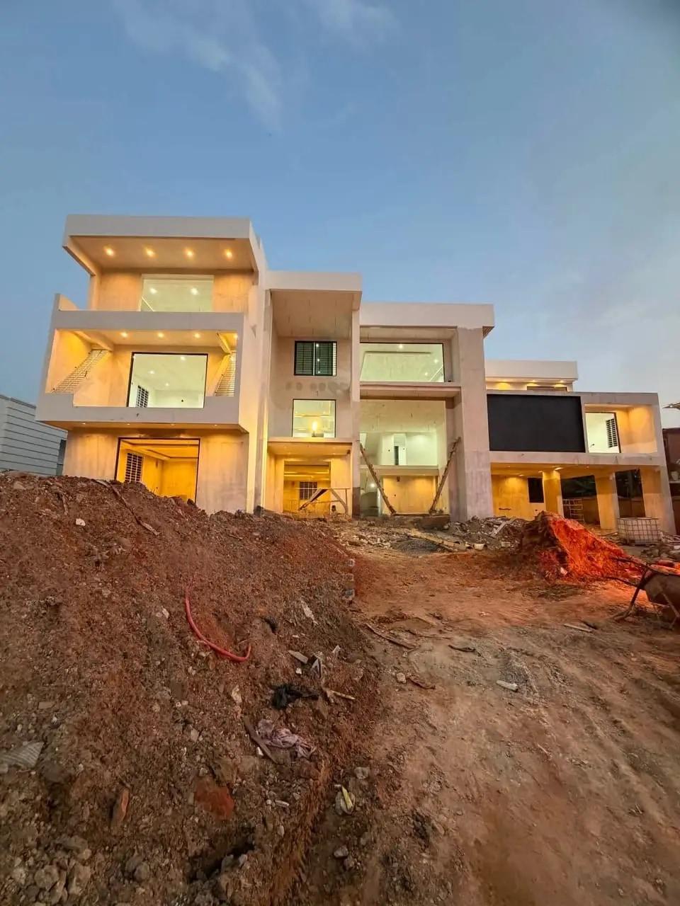 7bdrm Mansion in Adjiringanor, Adjiriganor for sale - 7 bedroom House in Greater Accra, Adjiriganor - Sale