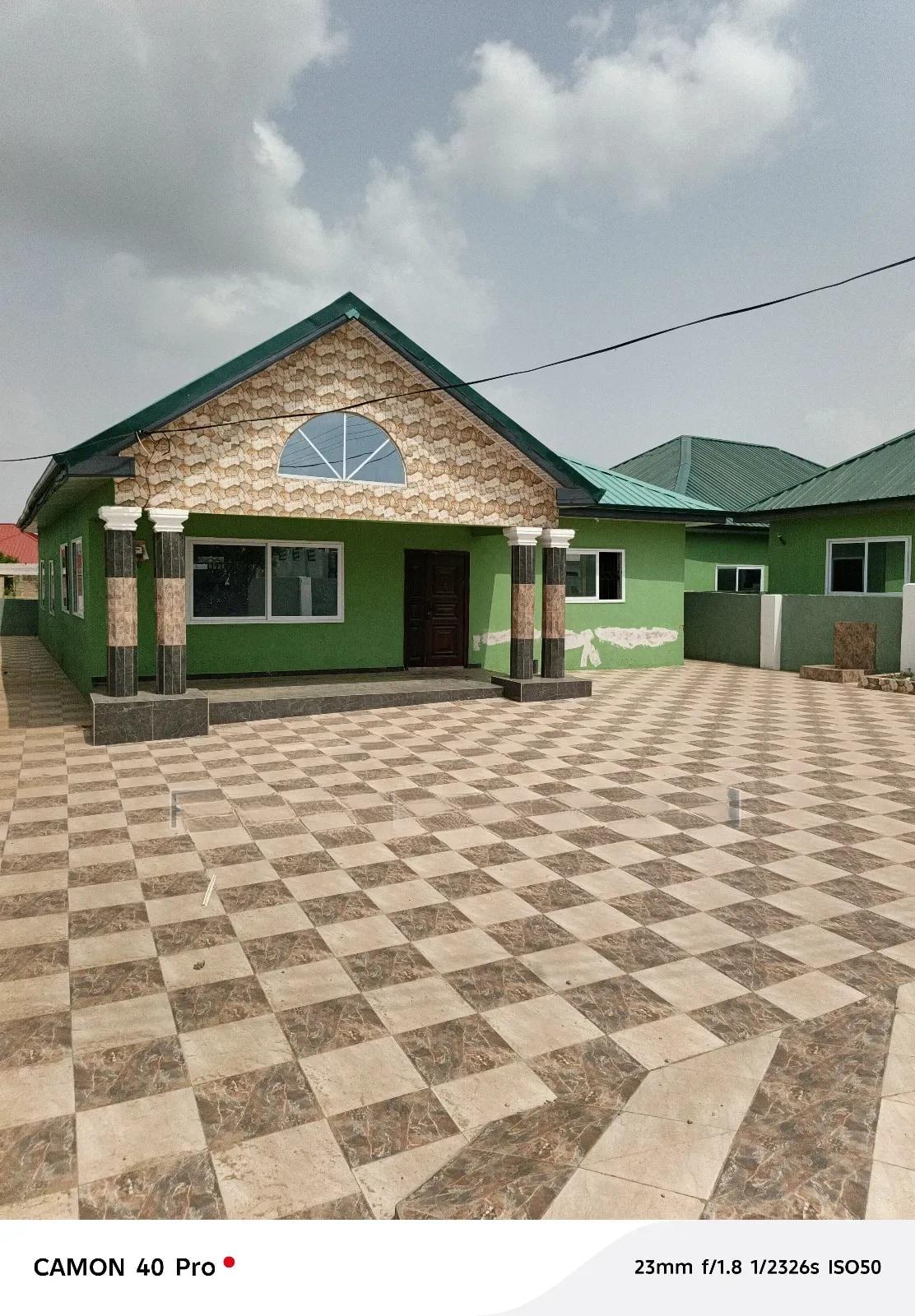 Furnished 3bdrm House in Shining Star Real, Adade for sale - 3 bedroom House in Greater Accra, Kasoa, Adade - Sale