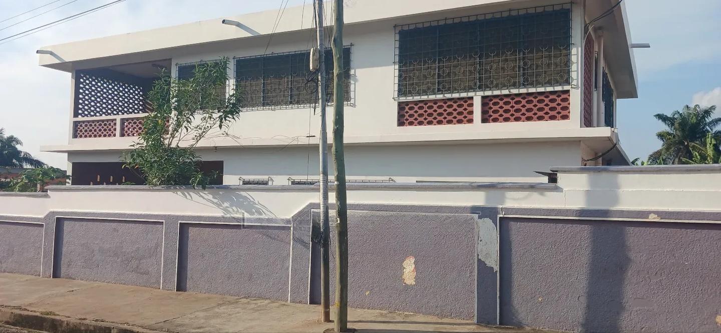 14 Bedrooms Commercial Property for Rent at Accra New Town - 14 bedroom Commercial in Greater Accra, Accra New Town - Rent