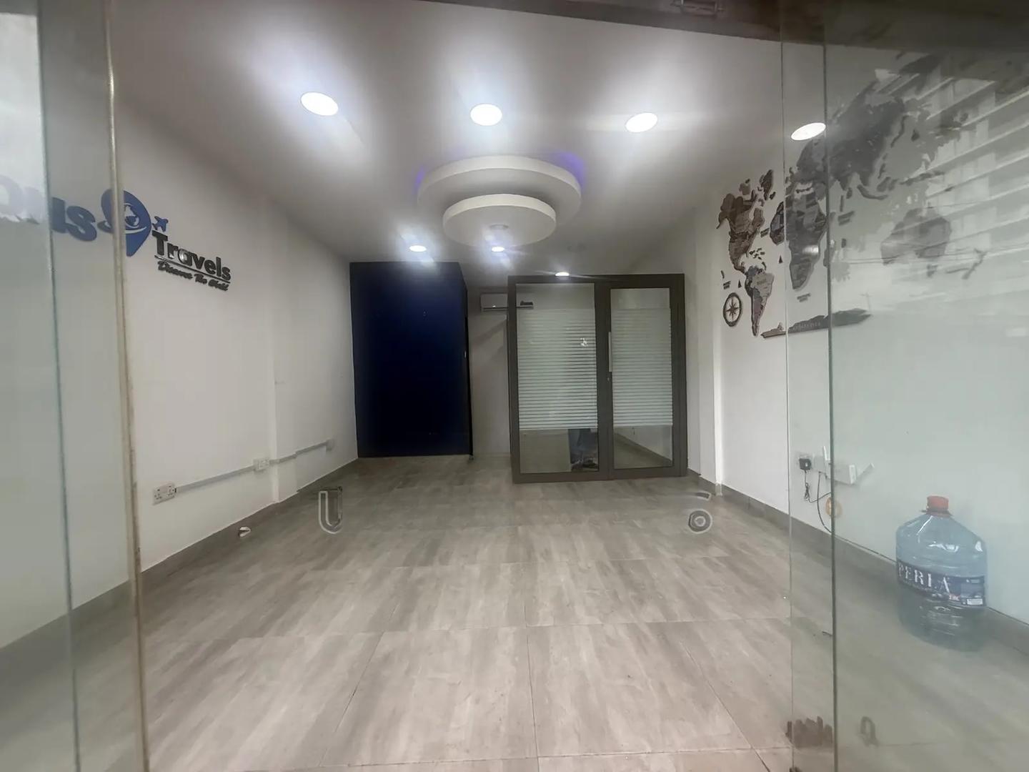 Executive Office/ Shop for Rent at Osu Wooden - Commercial in Greater Accra, Osu - Rent
