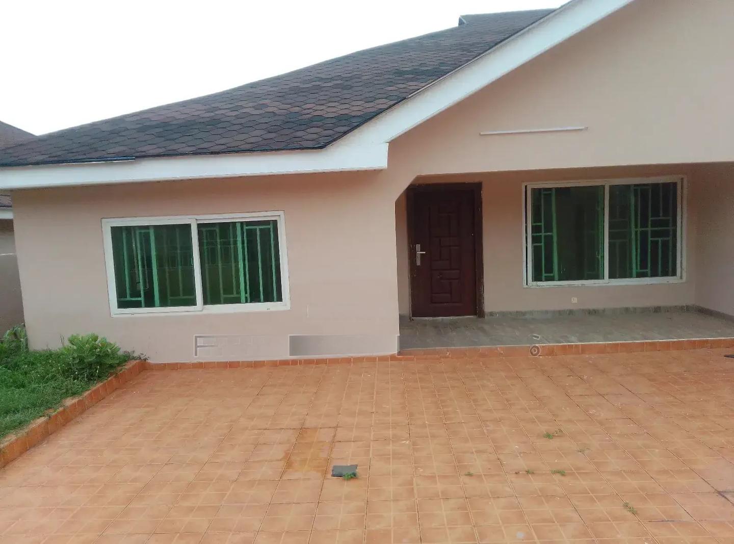 3bdrm House in Amrahia, Adenta for rent - 3 bedroom House in Greater Accra, Adenta - Rent