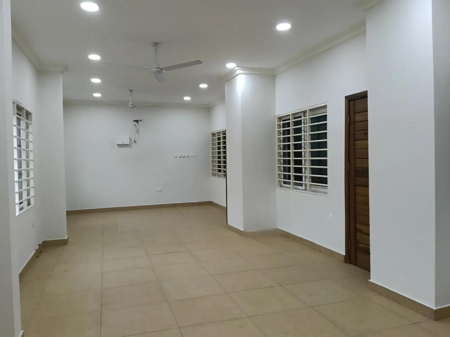 A Spacious Office Space to Let/ for Rent - Commercial in Greater Accra, Adenta - Rent