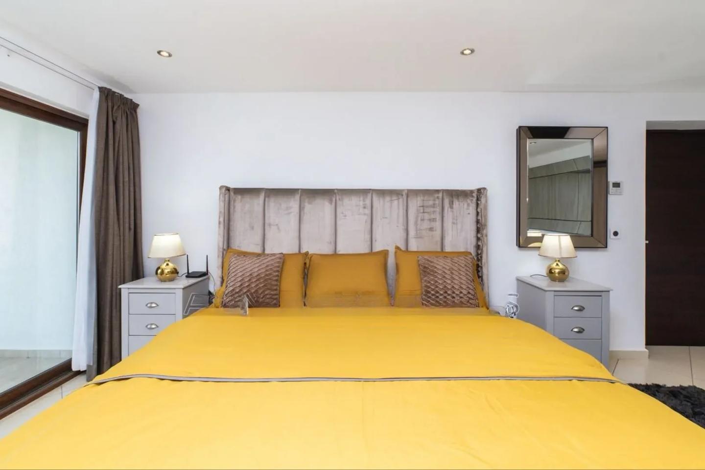 Furnished 3bdrm Apartment in Villaggio Alto, Airport Residential Area - 3 bedroom Apartment in Greater Accra, Airport Residential Area - Sale