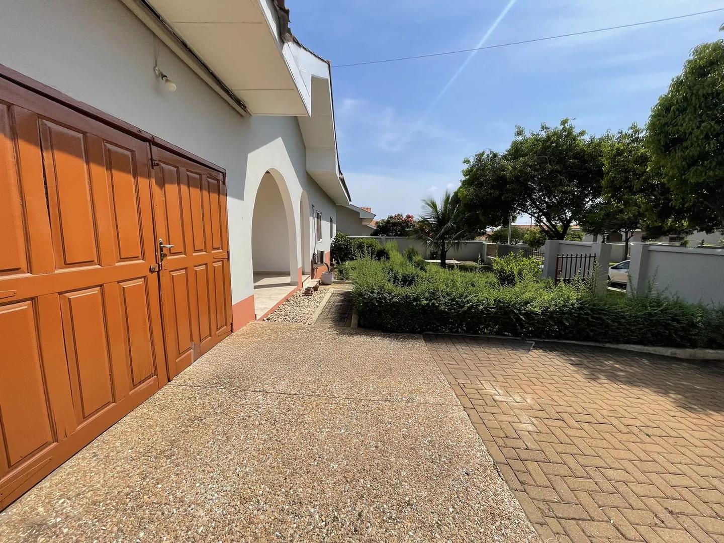 4bdrm House in Unique Key Agency, Regimanuel Gray Estates for rent - 4 bedroom House in Greater Accra, Spintex, Regimanuel Gray Estates - Rent
