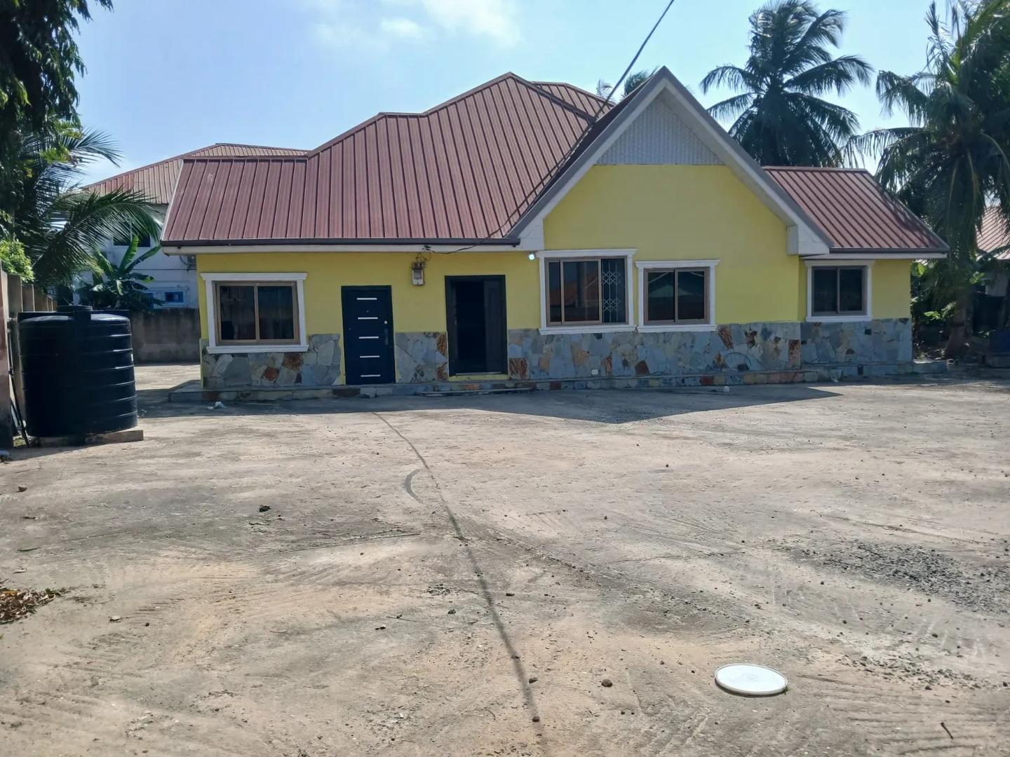 3bdrm House in Spintex Manet, Coca Cola for rent - 3 bedroom House in Greater Accra, Spintex, Coca Cola - Rent