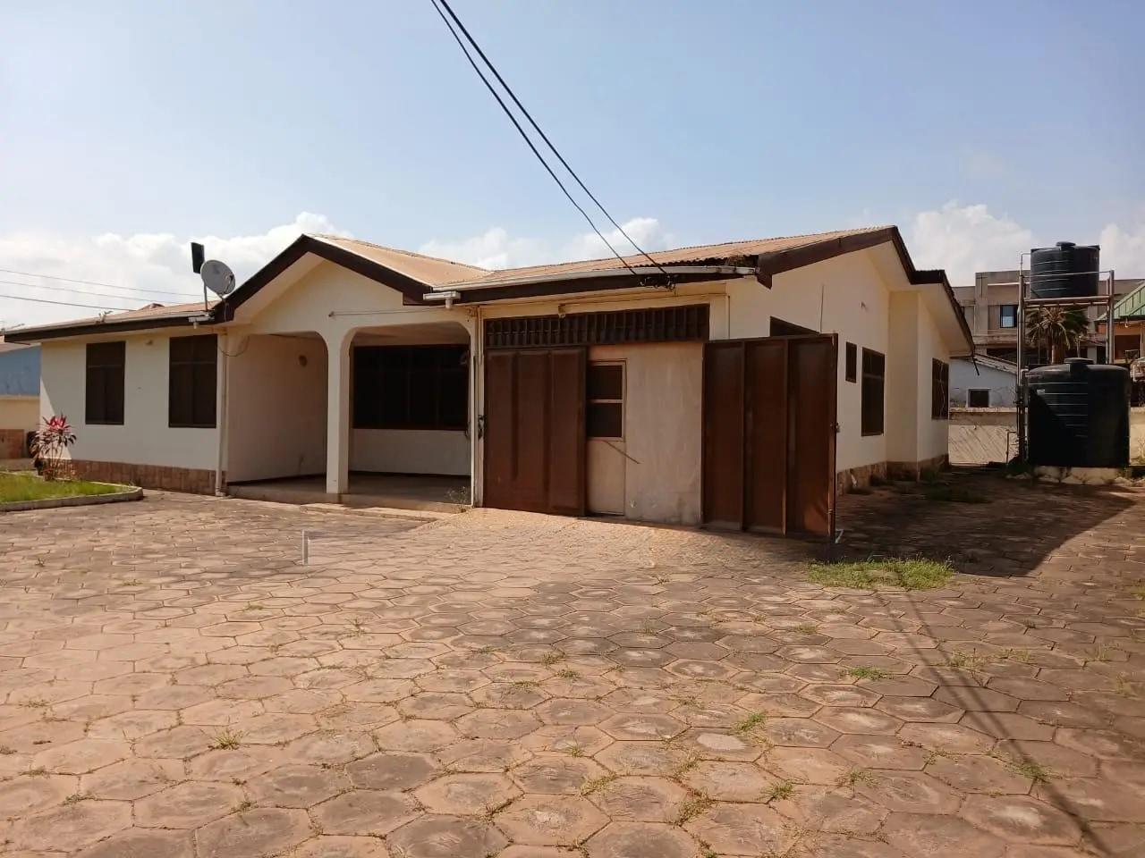 3bdrm Bungalow in Adenta Pantang, Barrier for sale - 3 bedroom House in Greater Accra, Adenta, Barrier / Adenta - Sale