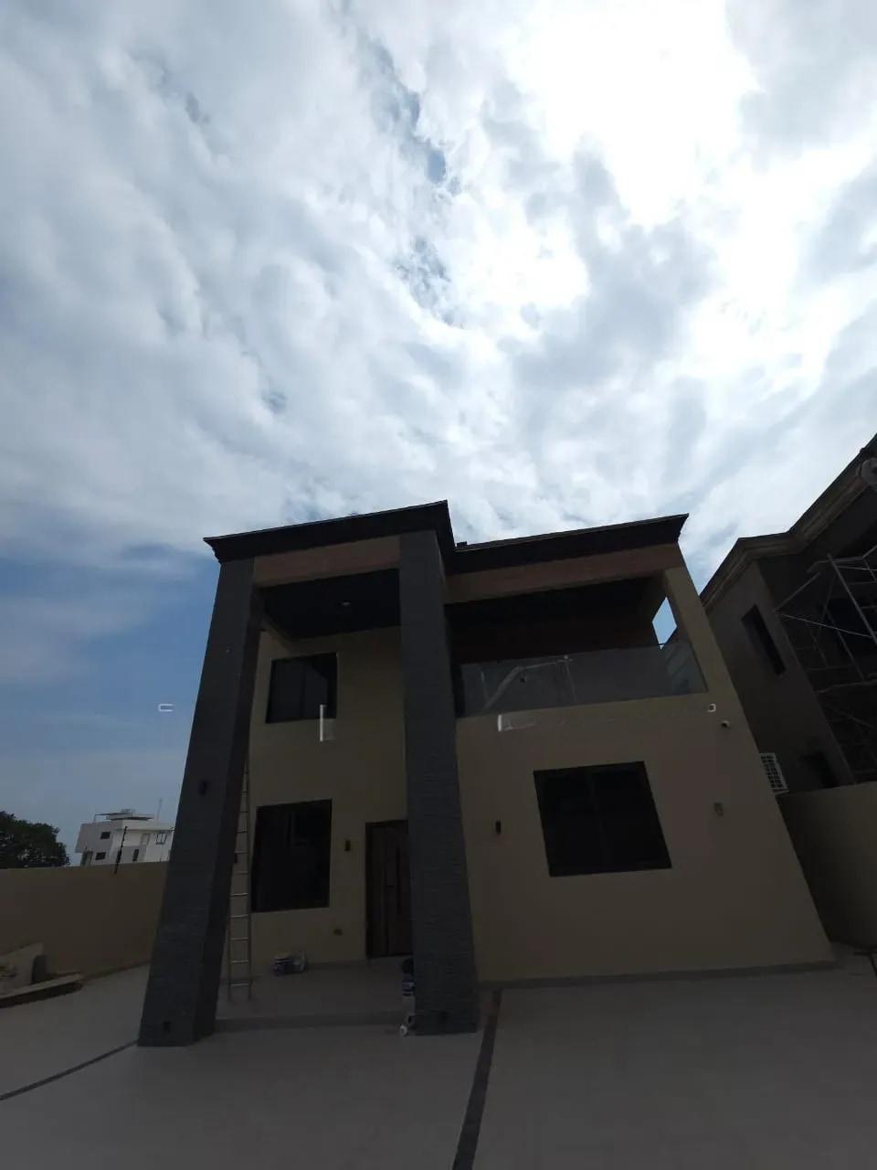 4bdrm House in US Embassy Area for sale - 4 bedroom House in Greater Accra, Cantonments, US Embassy Area, 29/09 - Sale