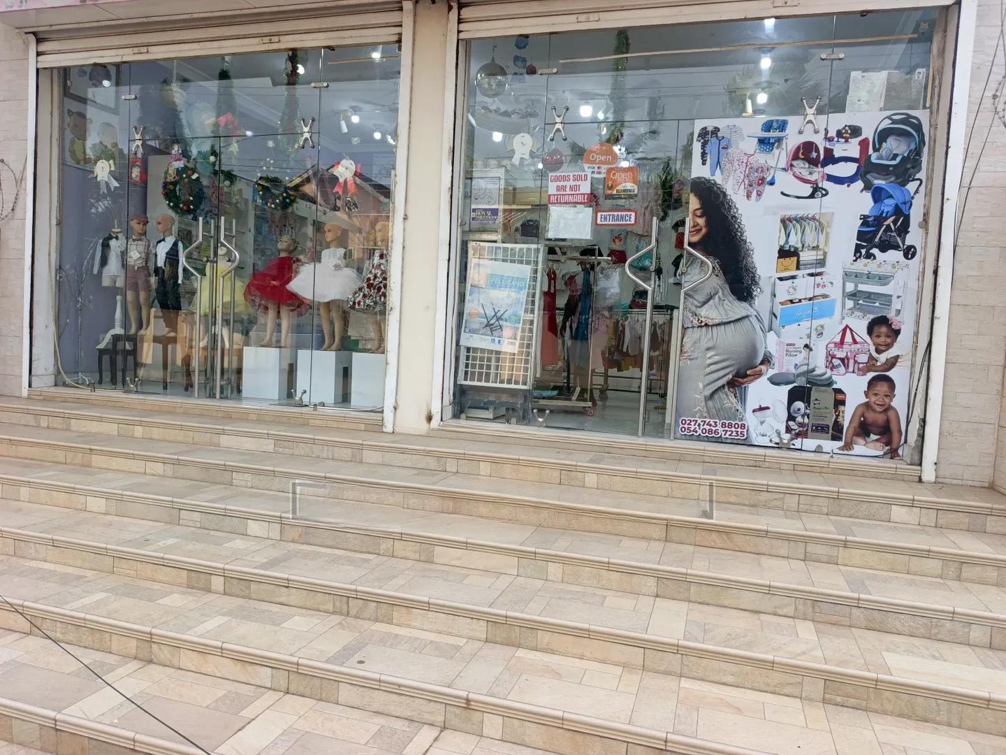 2 In 1 Shop Spintex 18 Junction, - Commercial in Greater Accra, Tema Metropolitan - Rent