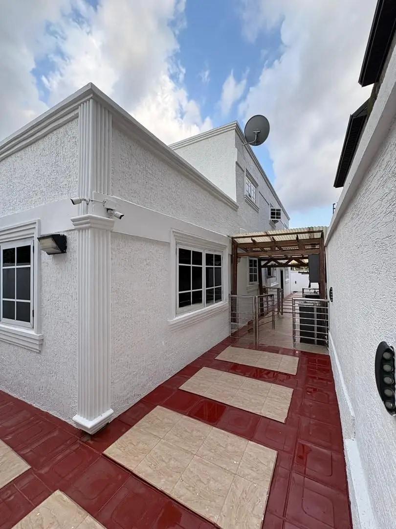 Furnished 7bdrm Mansion in Abrepo Bronikrom, Adansi South for sale - 7 bedroom House in Ashanti, Adansi South - Sale