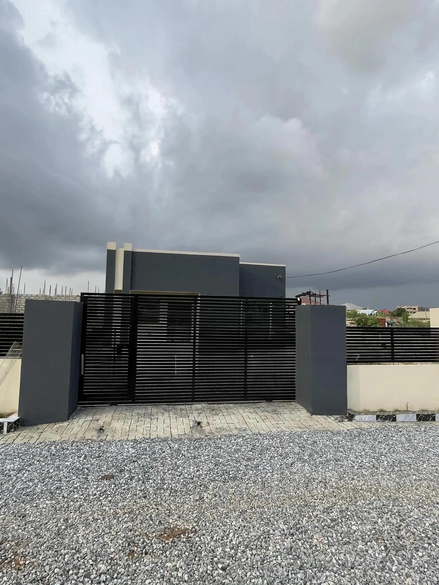 3bdrm House in Pokuase for sale - 3 bedroom House in Greater Accra, Pokuase - Sale