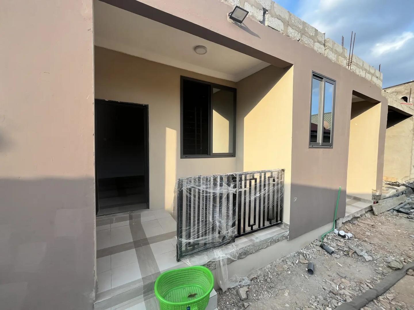 1bdrm Room & Parlour in Dodowa for rent - 1 bedroom House in Greater Accra, Dodowa, 06/10 - Rent